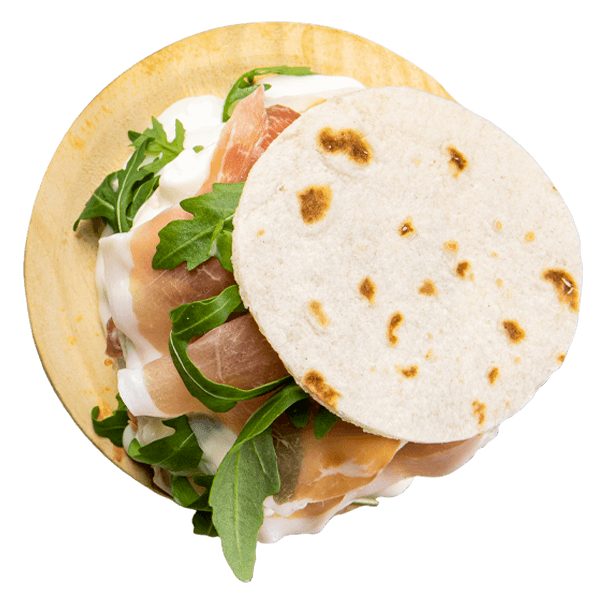 Millefoglie di piadina, squacquerone, crudo e rucola