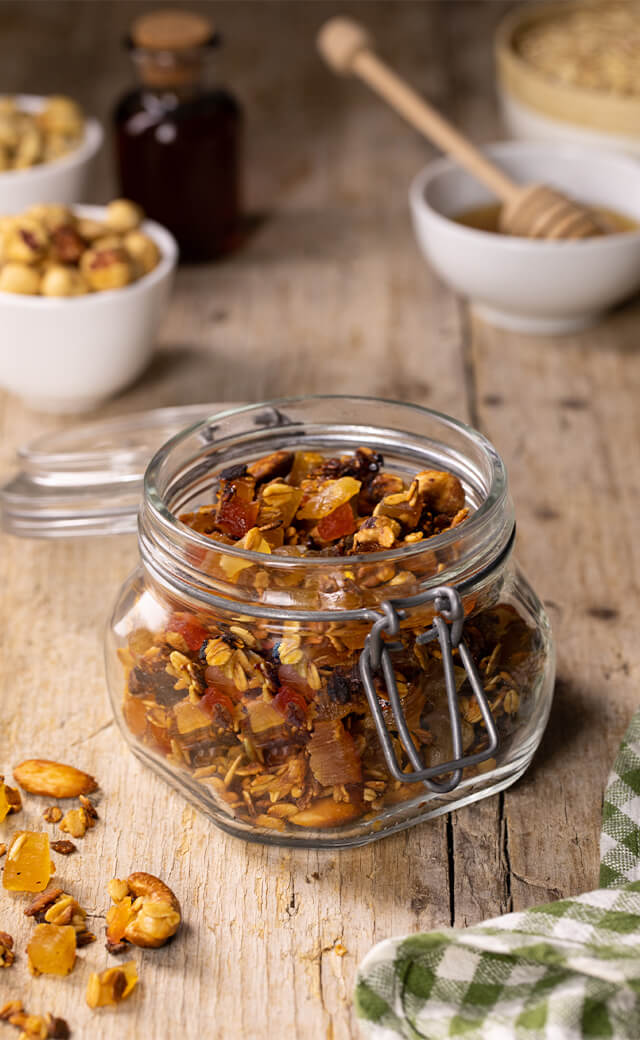 Granola homemade</br>con frutta essicata