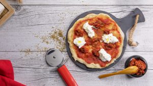 Pizza in padella con ‘nduja e stracciatella