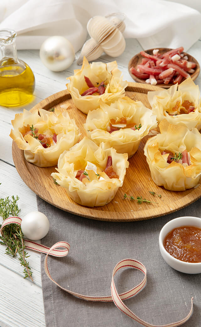 Cestini di pasta fillo con salsa di cipolle