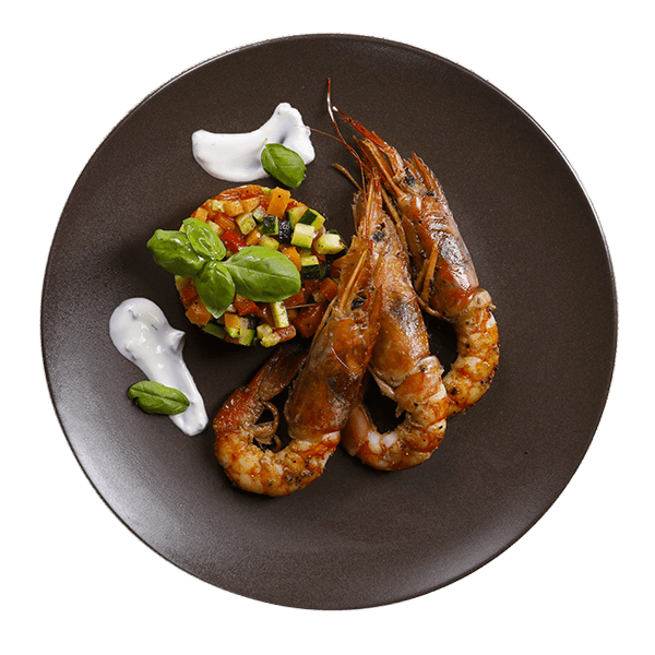 Gamberoni alla birra con verdure saltate e salsa tzatziki