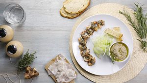 Code di gambero croccanti alle erbe aromatiche e lardo