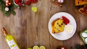 Panettone con crema al limoncello e frutti rossi