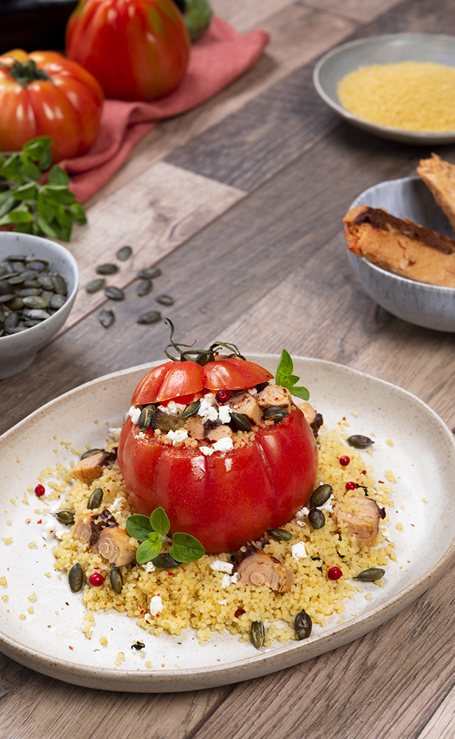 Pomodori ripieni di cous cous e sgombro