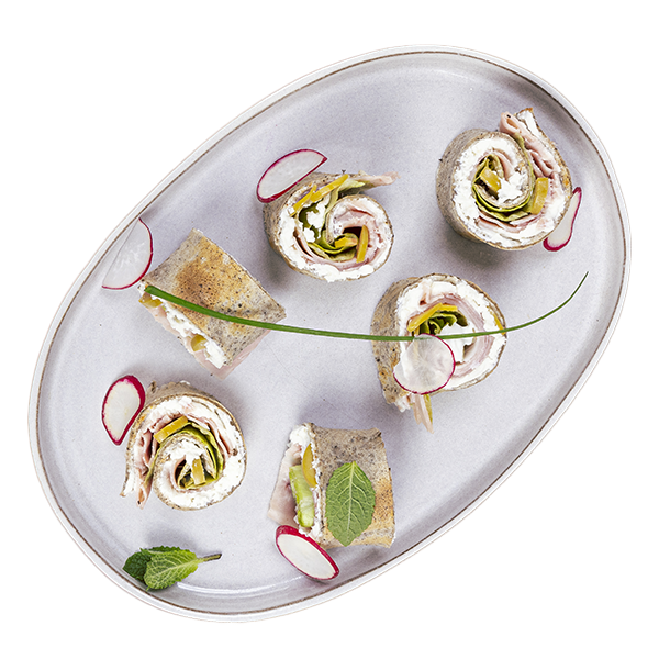 Rotolini di crepes salate con yogurt greco
