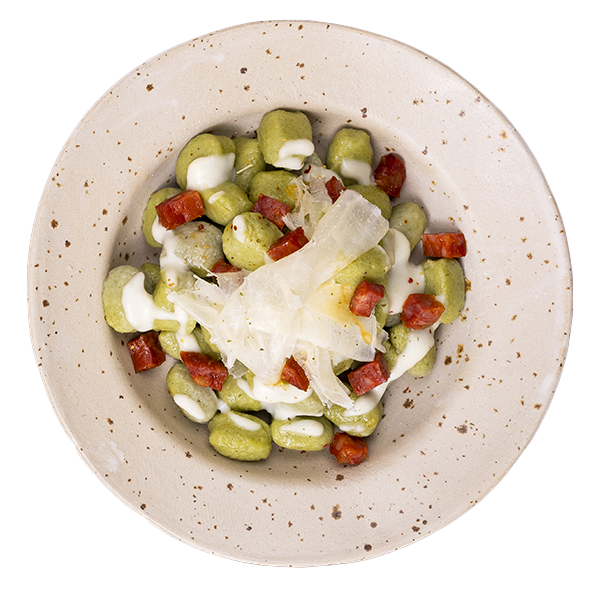 Gnocchi agli spinaci con salsiccia e formaggi