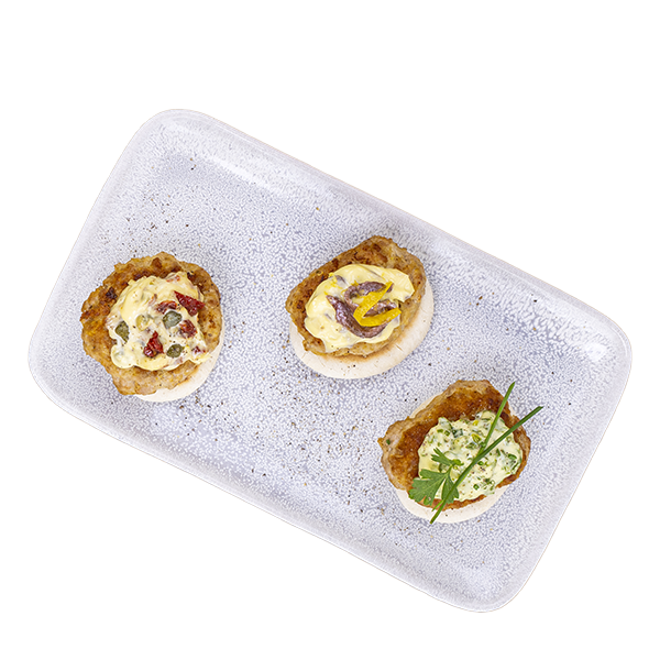 Mini burger su tigelle calde alle tre maionesi