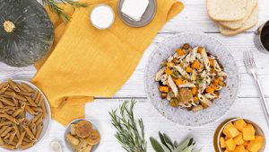 Penne integrali con crema di funghi porcini, robiola e zucca