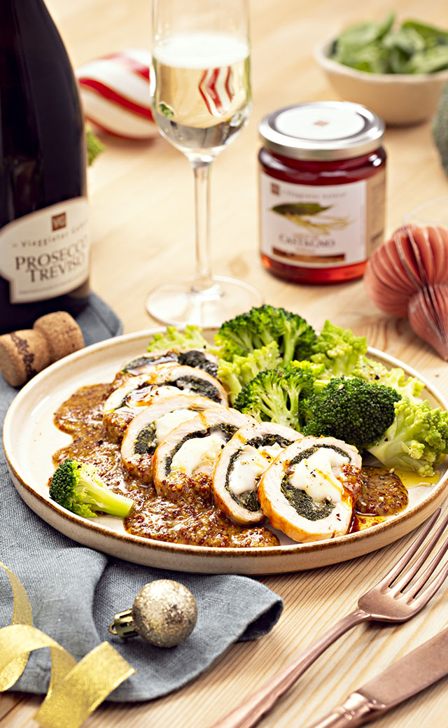 Rollè di arrosto ripieno, con salsa alla senape e al miele