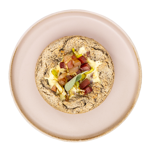 Mini quiche con formaggio, speck e porri